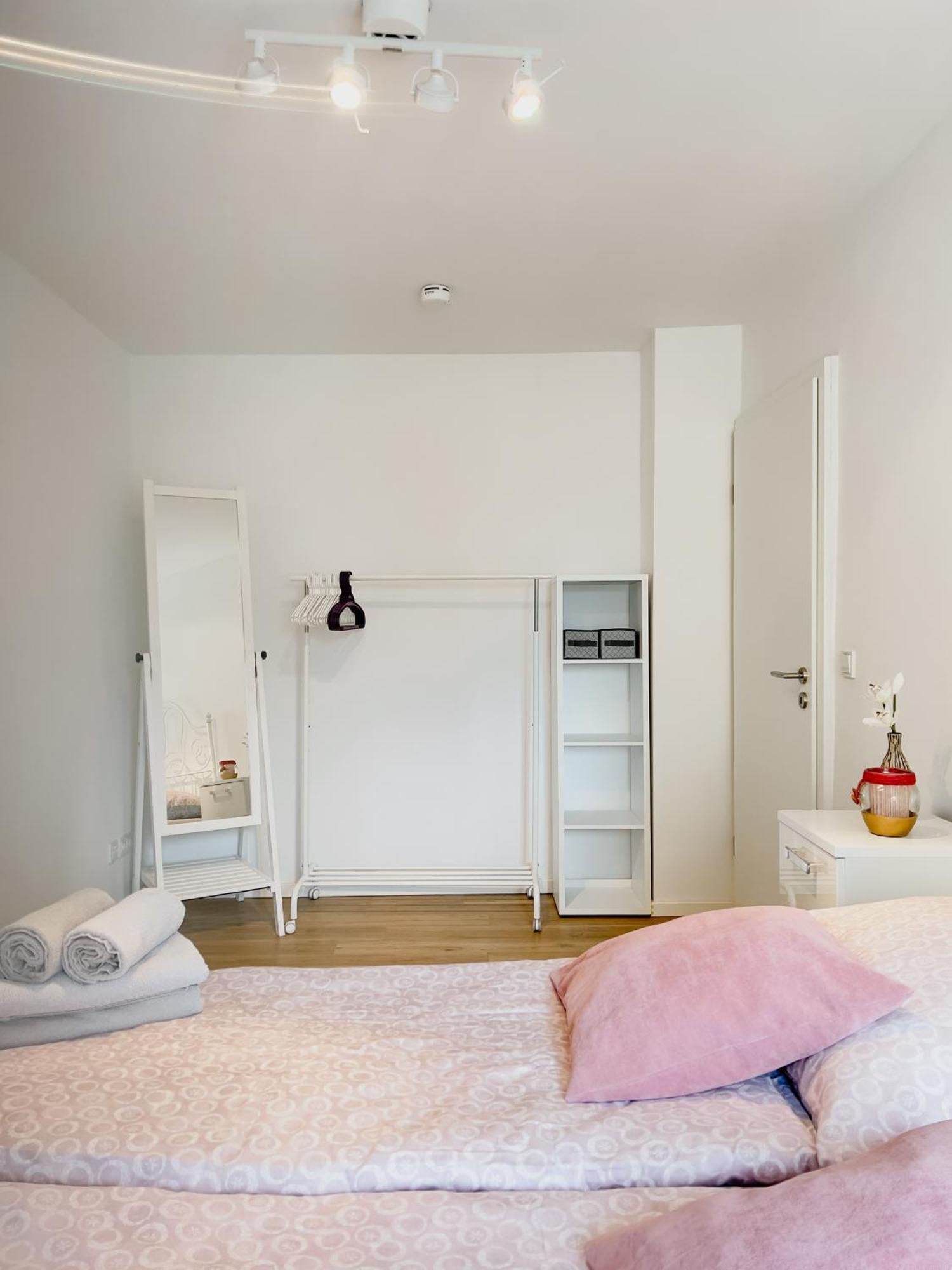 Schoene Helle & Gemuetliche Wohnung In Altstadtnaehe Эрфурт Номер фото